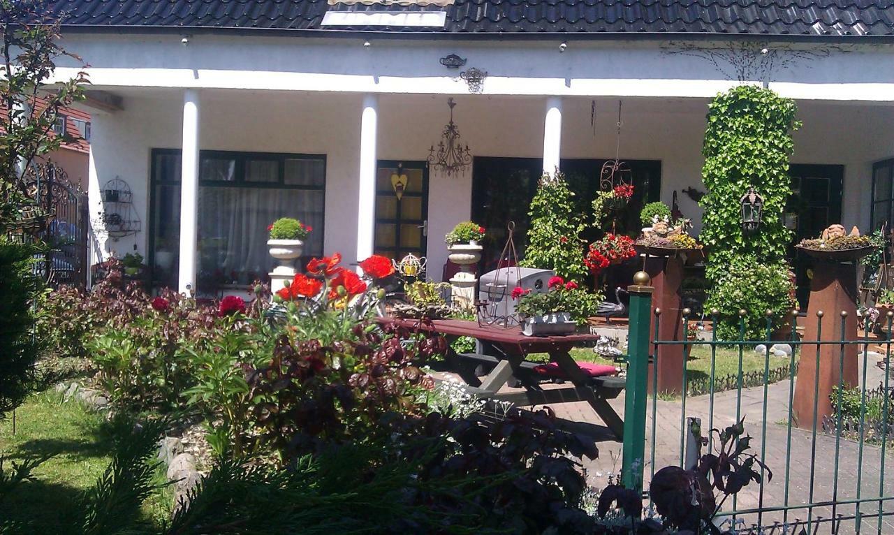 Cafesahne U Pension Dranske Kültér fotó